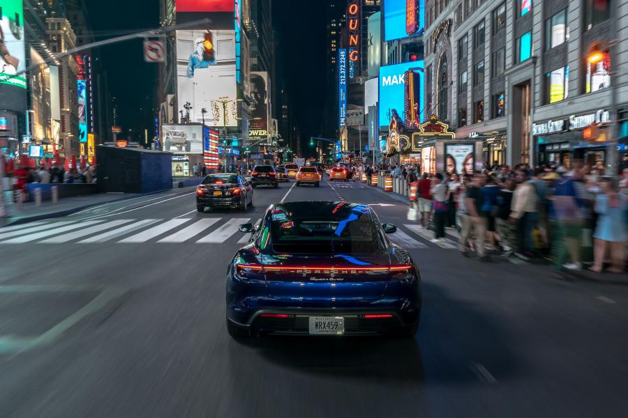  Porsche Taycan Turbo 2019 года  (WW) (фото 12 из 43)